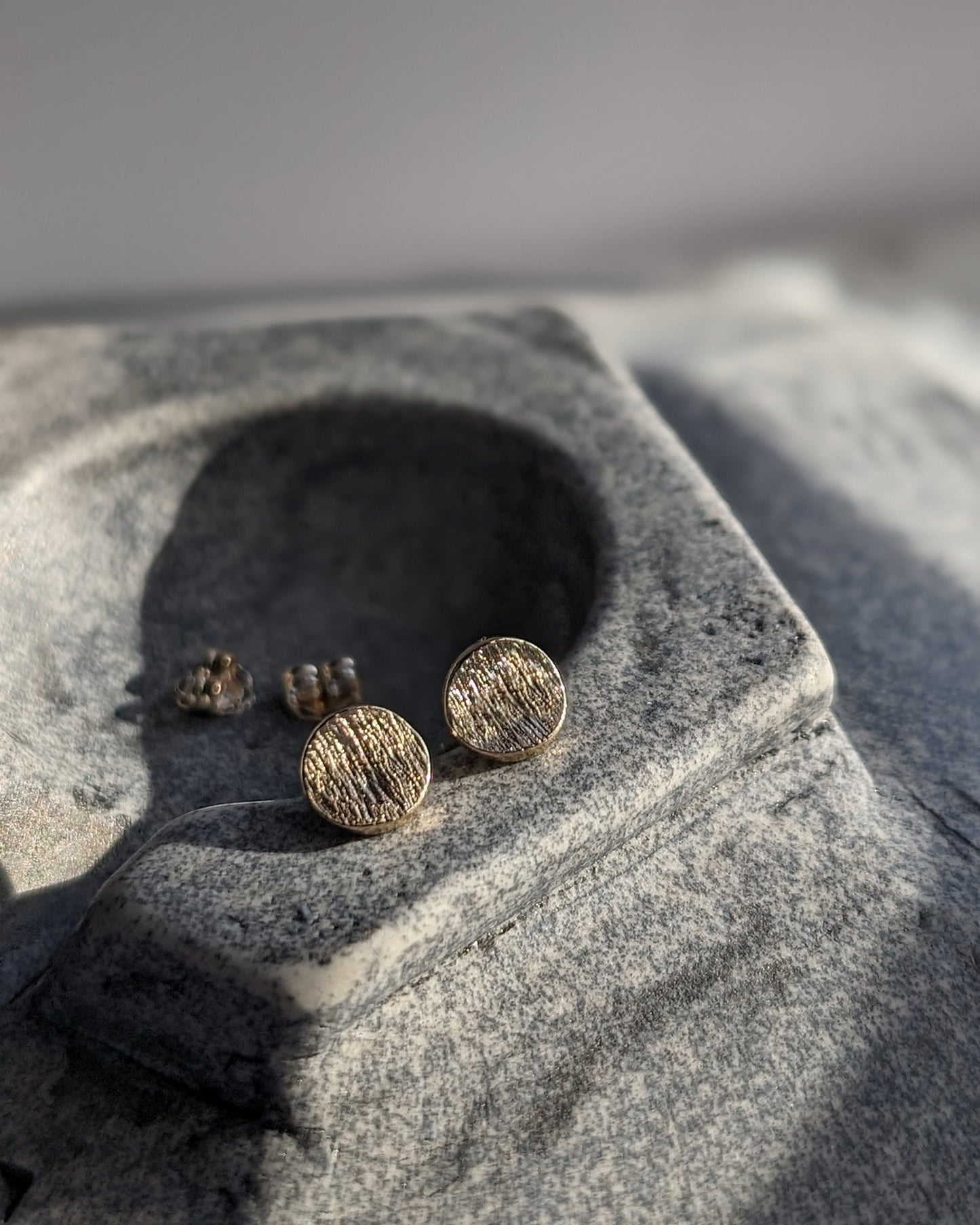 14k gold textured disk stud earrings