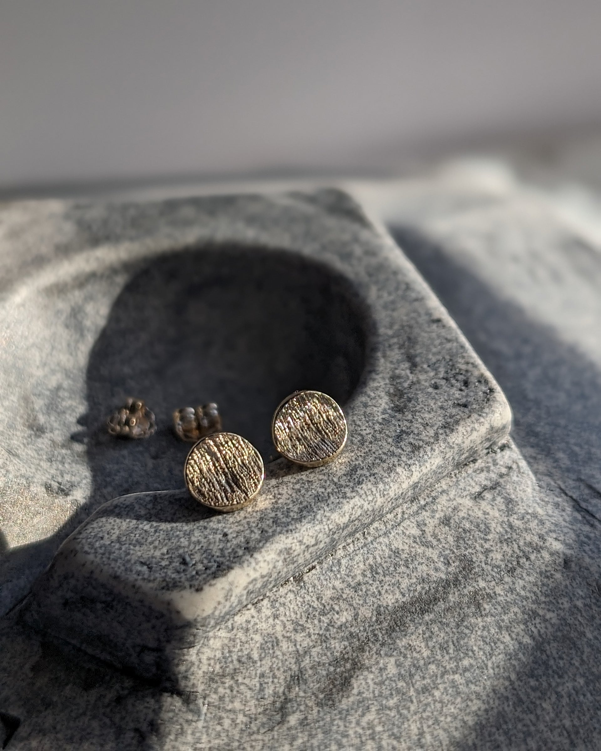 14k gold textured disk stud earrings