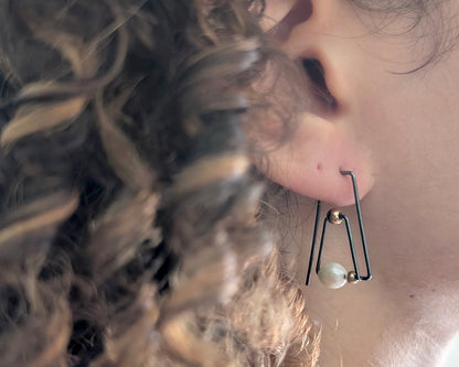 Flera Pearl Hoops