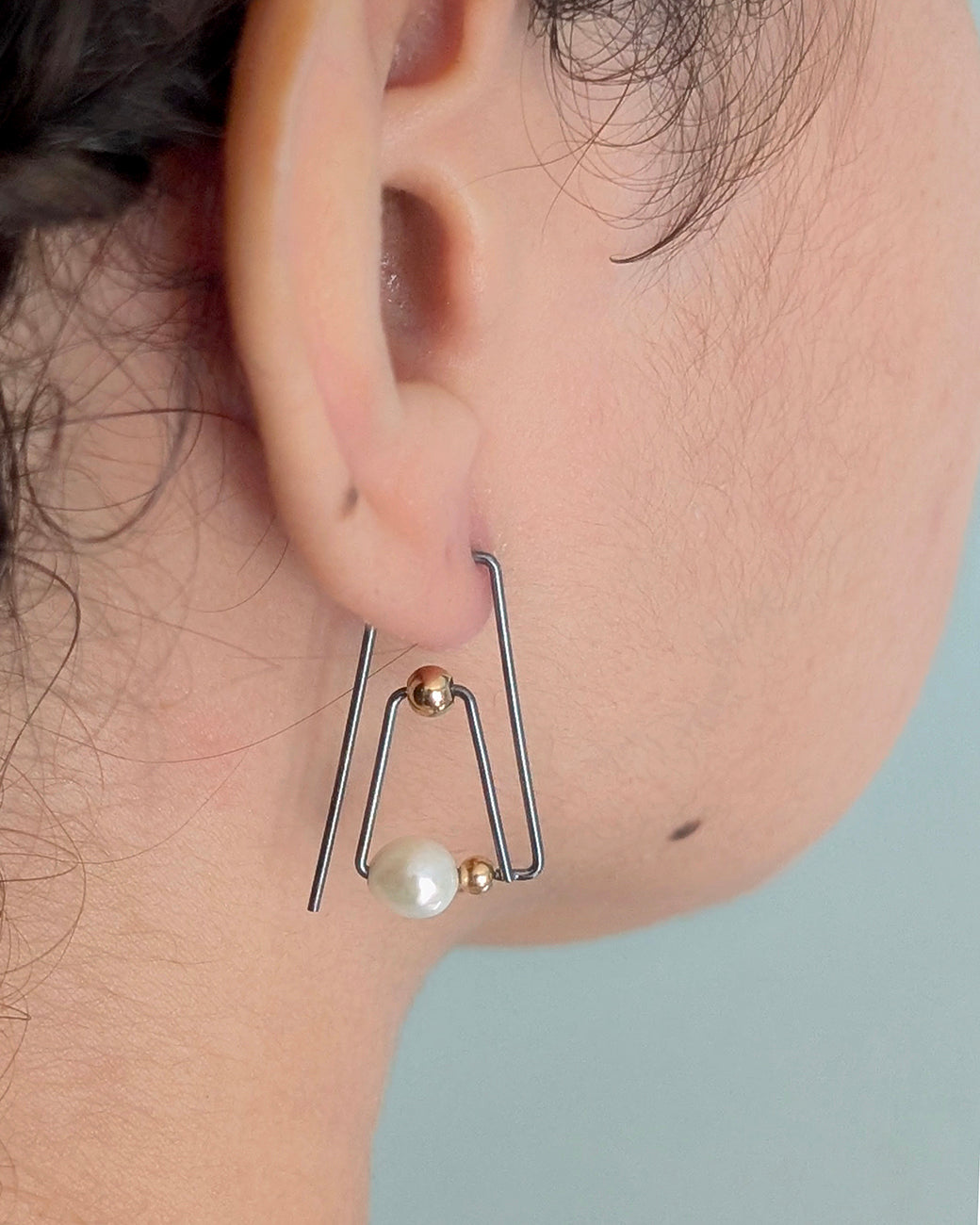 Flera Pearl Hoops