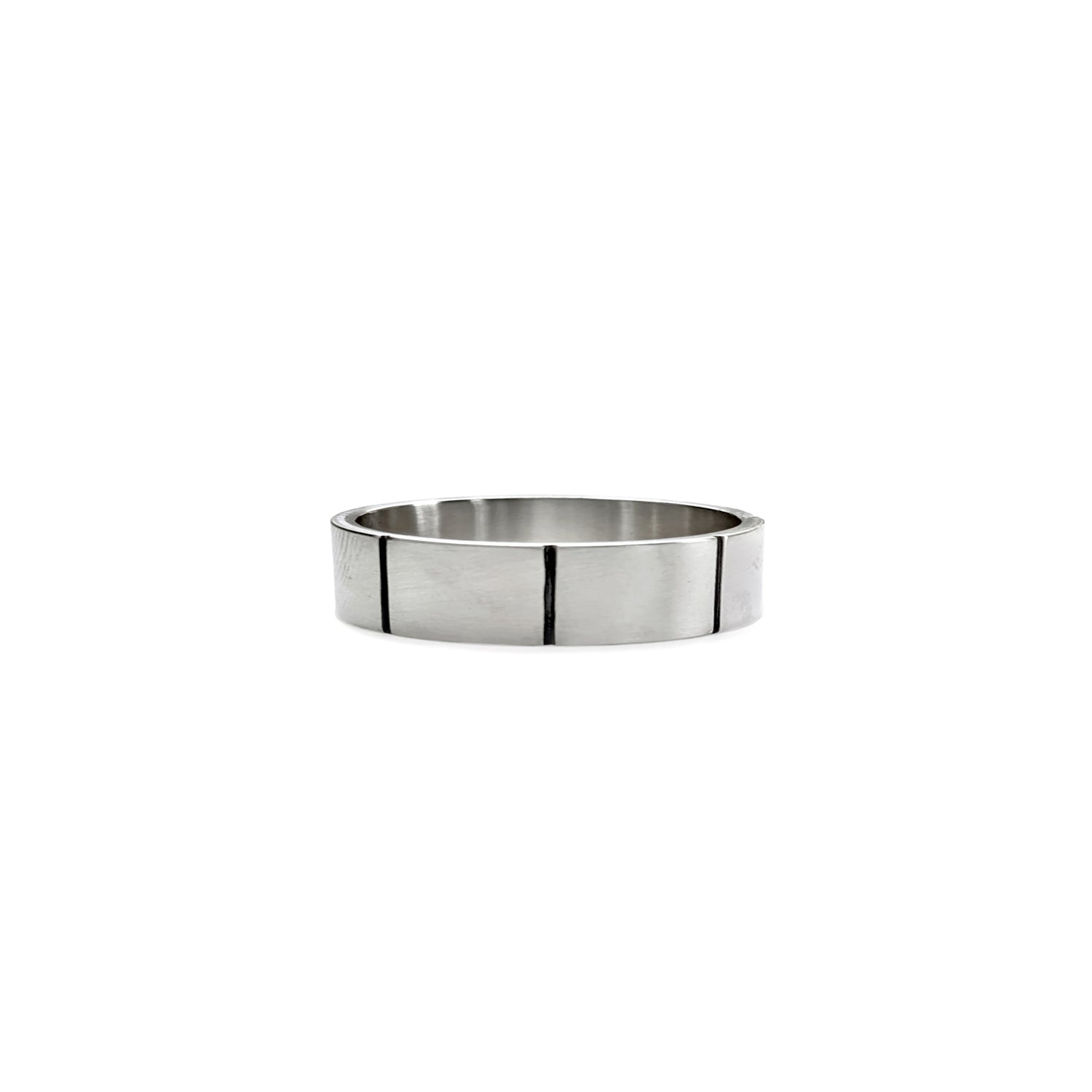 silver thin-lined thick ring band